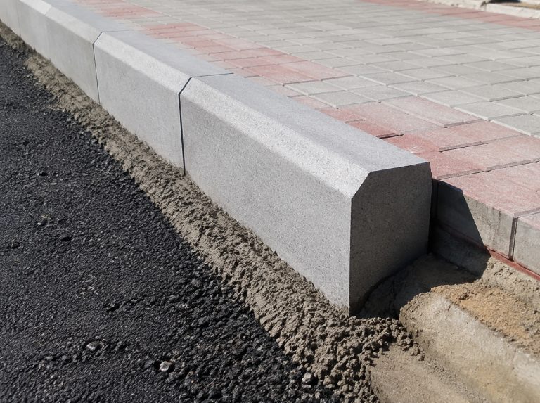 米易县混凝土路沿石